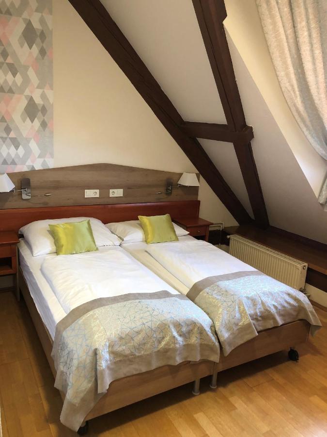 Gizella Hotel And Restaurant Veszprém المظهر الخارجي الصورة